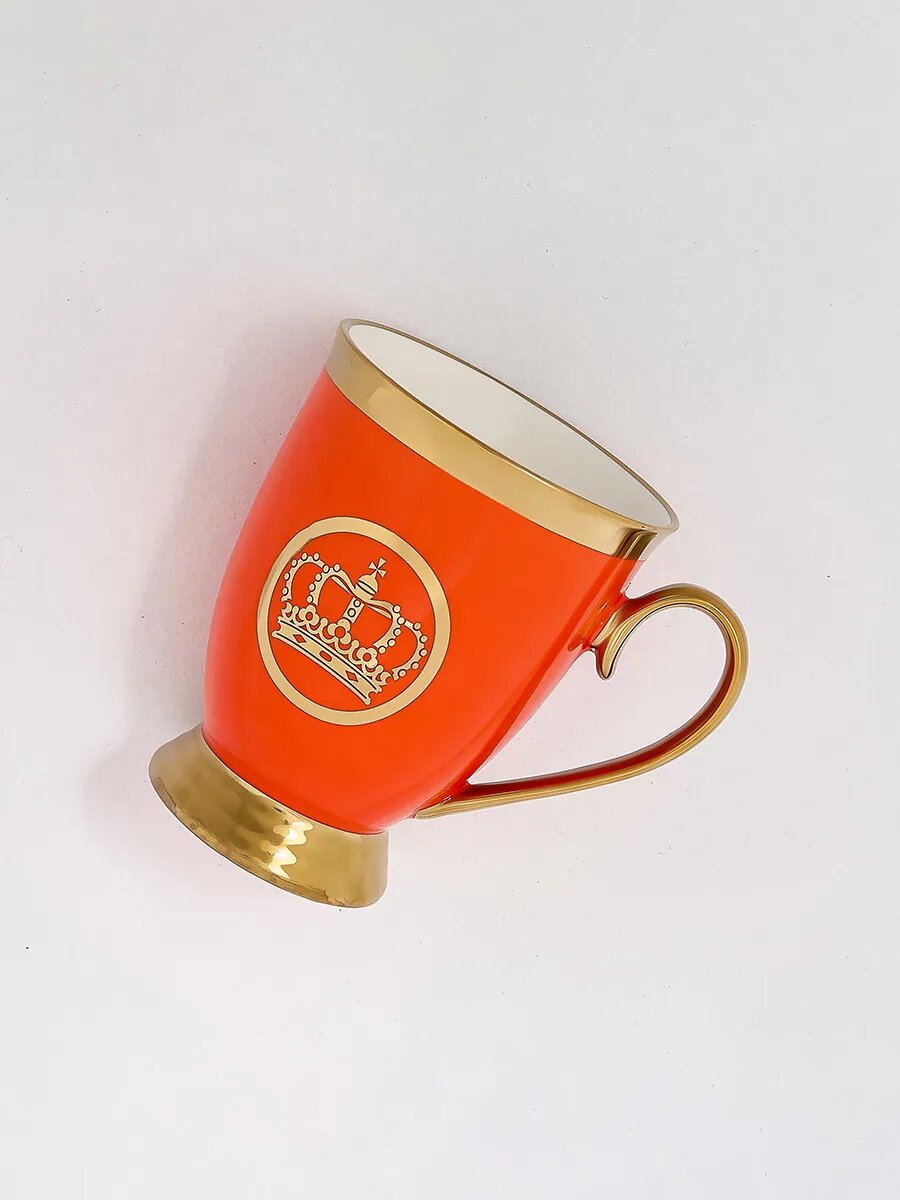Кружка Тепло в руках, керамика, 300мл, дизайн корона, оранжевая с золотой окаемкой — фото 1