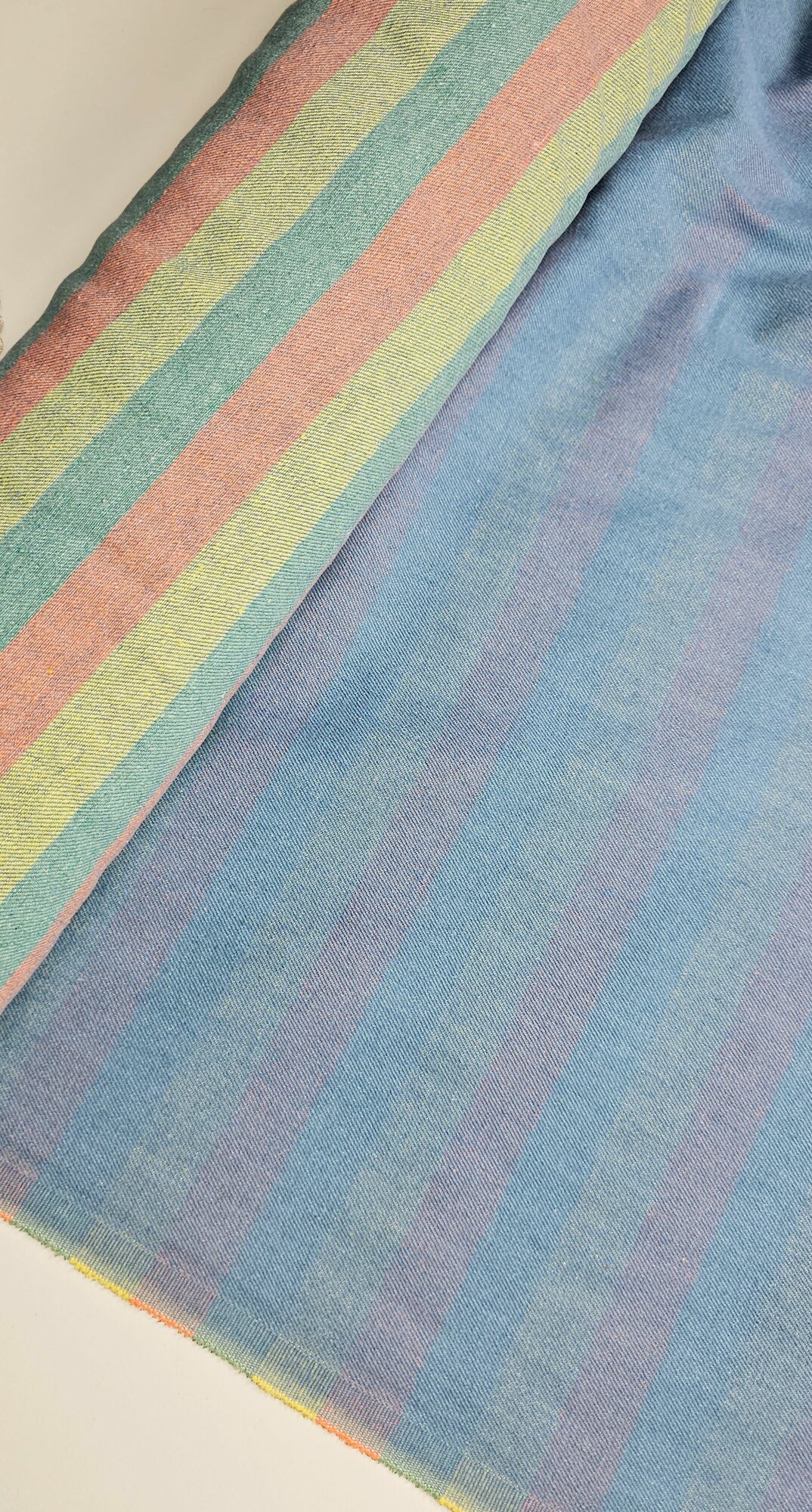 Ткань джинса светло - голубая двусторонняя, 1 метр.