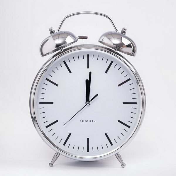 Часы - будильник настольные "Классика", с подвесом, дискретный ход, d-20 см, 32 x 23 см, 2АА