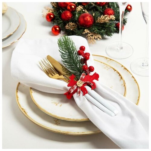 Новогодний набор колец для салфеток Олень 4 шт d 9 см 100 пэ фетр 565₽