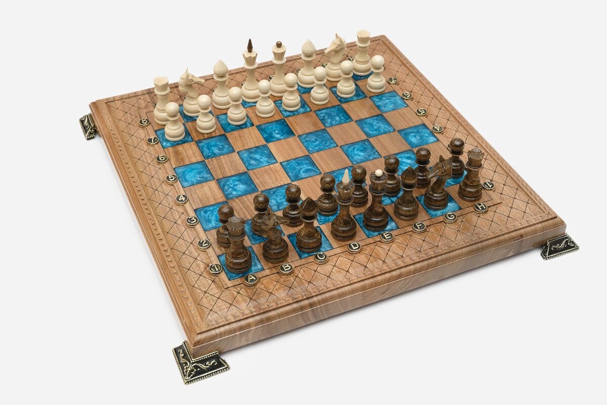 Шахматы из бука ручной работы- настольная игра
