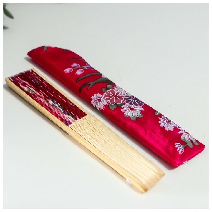 Веер бамбук, текстиль h=21 см "Цветы" с чехлом, бордовый - фотография № 8