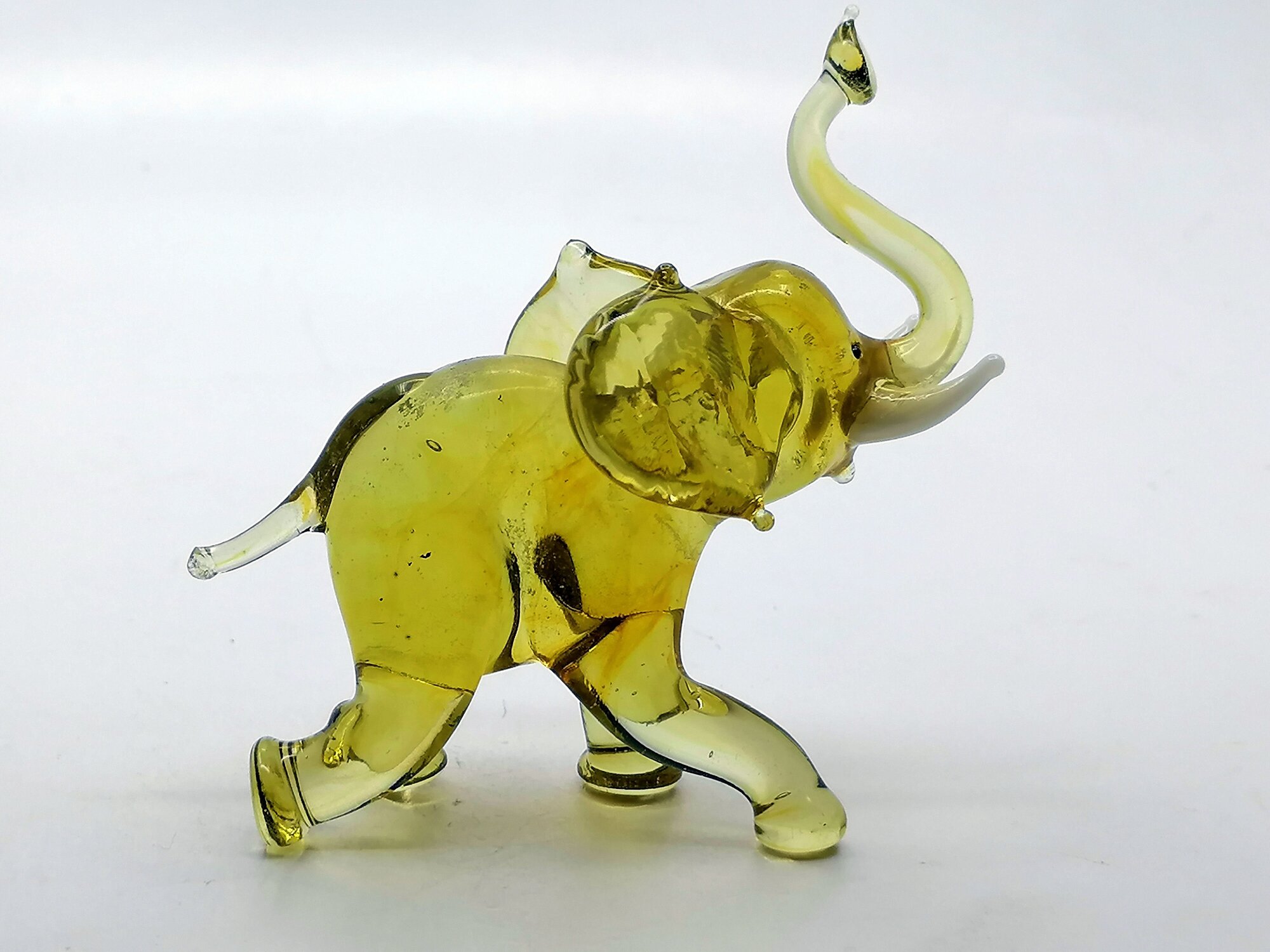 Слон/ статуэтка стеклянная/ сувенир из стекла/ слон сувенир/фигурка из стекла