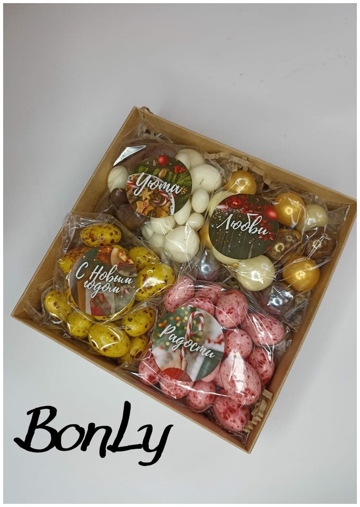 Подарочный набор Премиум орехов в шоколаде в Крафтовой коробке 4 вкуса 0,4 кг - фотография № 4