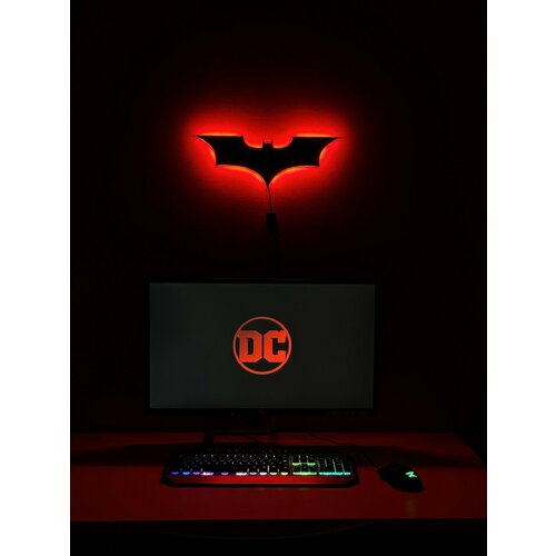 фото Настенный ночник batman, бэтмен комикс, dc, цвет подсветки красный solovevstore