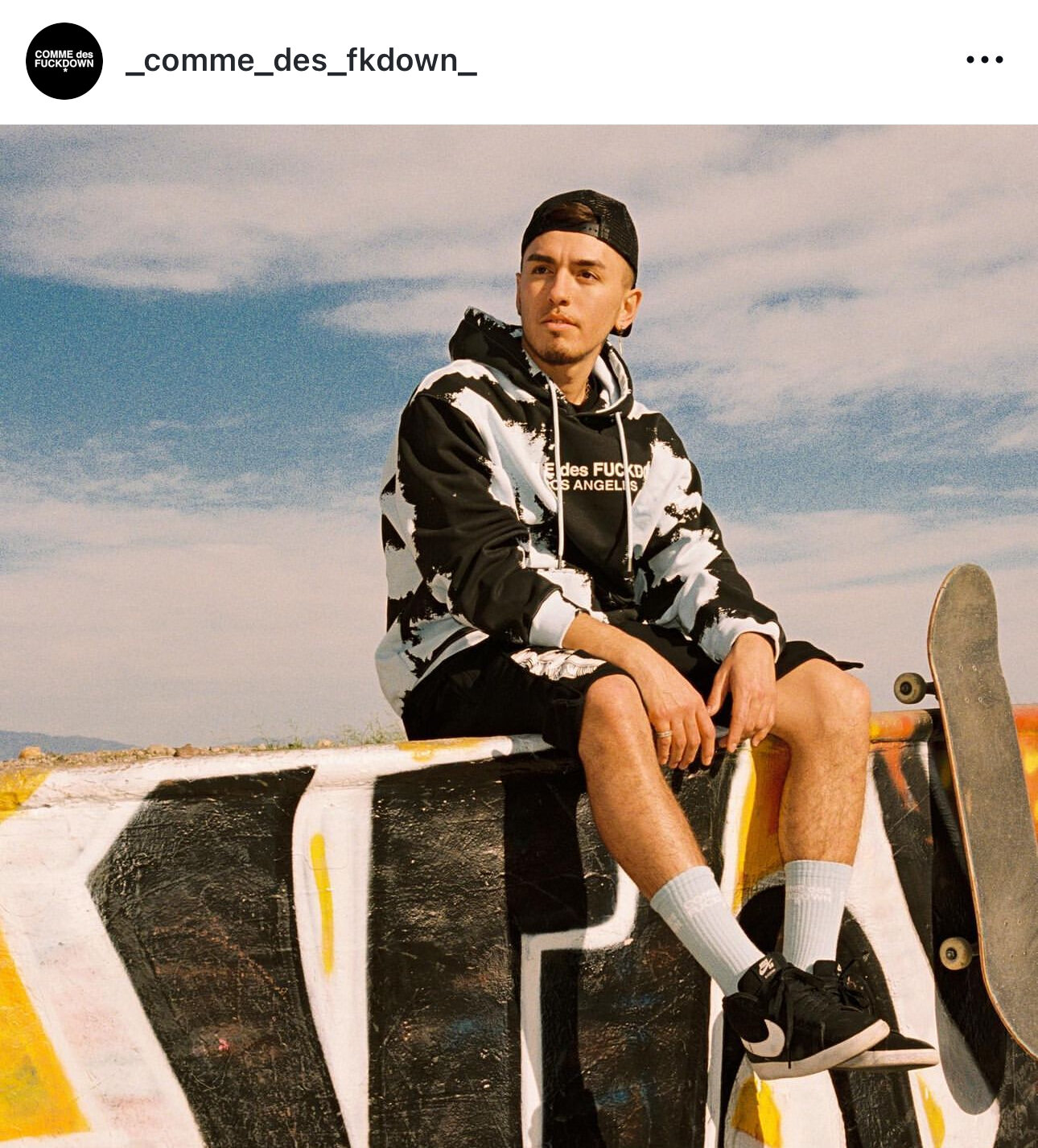 Худи COMME des FUCKDOWN