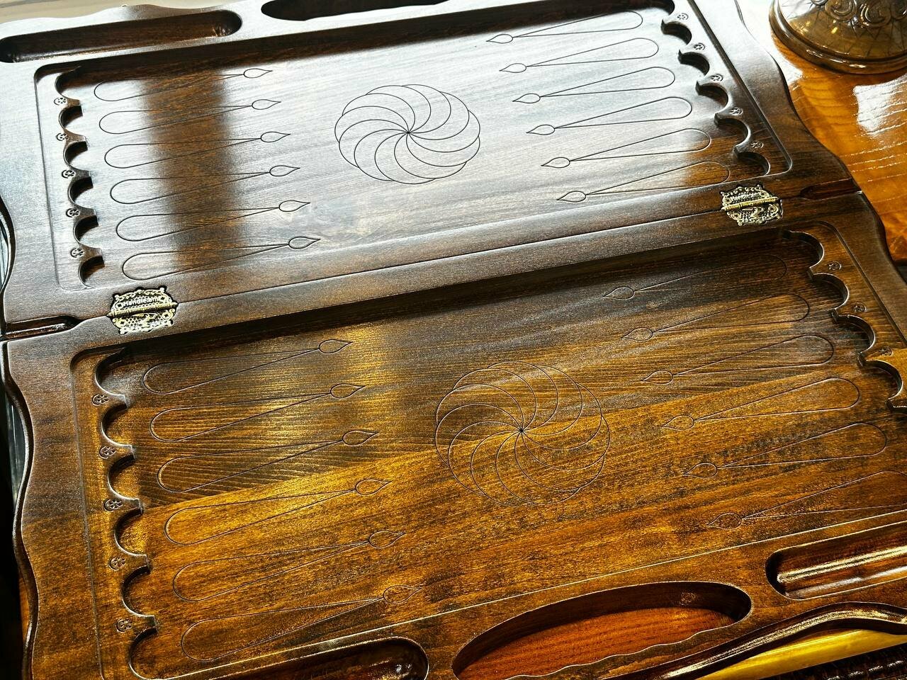 Нарды Handle Brand "Охотник", ручная работа, резные, бук, темно-коричневые, комплект — фото 1