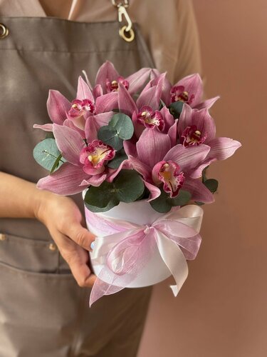 Изображение товара Композиция из орхидей и эвкалипта "Ароматный букет", в коробочке,