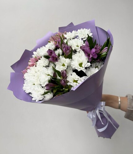 Изображение товара Букет из хризантем и альстромерии, сборный букет живых цветов