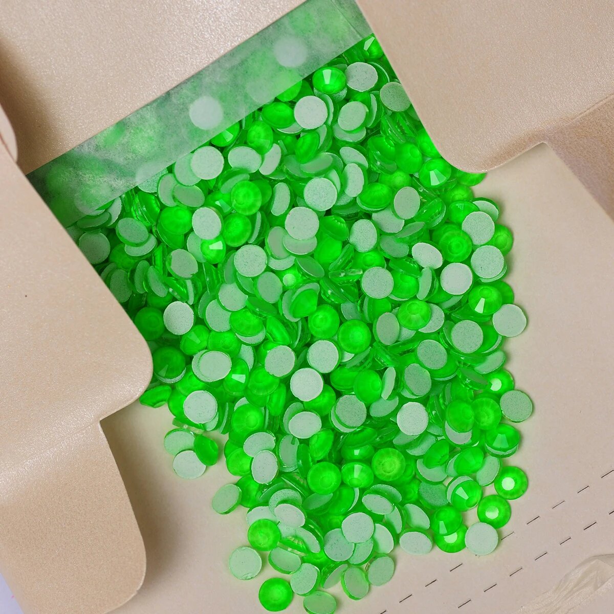 Хрустальные стразы YANRUO 2058NOHF Зеленый, SS16-1440Pcs, Electric Green