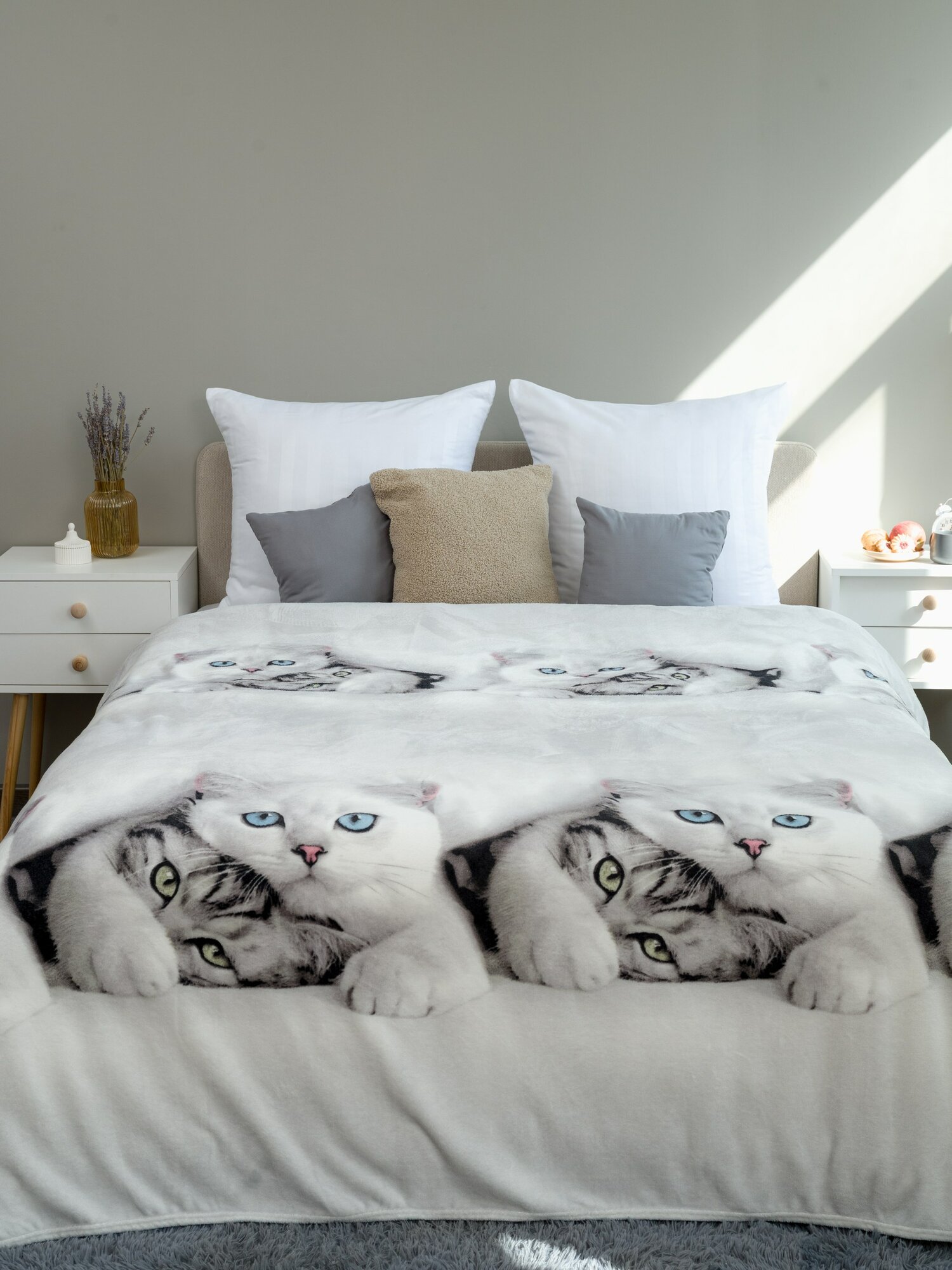 Плед 150х200 Павлина, Белые котики, 1.5-спальный, пушистый мягкий — фото 1