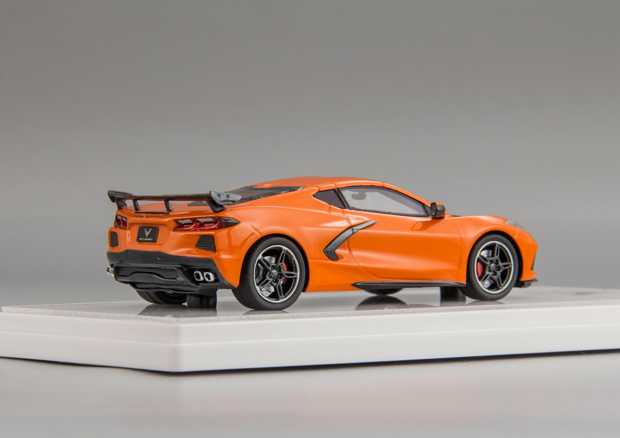 Масштабная модель автомобиля Chevrolet Corvette Stingray C8 - 2020 — фото 1