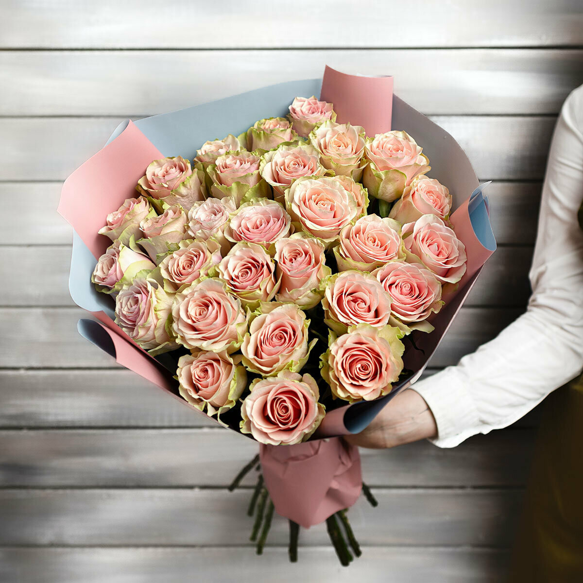 Монобукет Букет Маркет "23 розы" Эквадор 50см нежно-розовый оберточная бумага