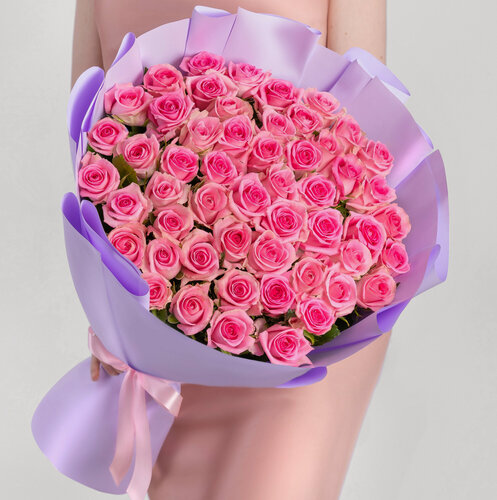 Изображение товара Букет "Мегацвет24", 51 роза, высота 60 см, ярко-розовый, в дизайнерской упаковке