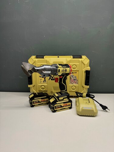 Изображение товара Ножницы по металлуFeng Bao, FB-806, 125 N.m, 2 АКБ по 4 ач, зу 2А, кейс.