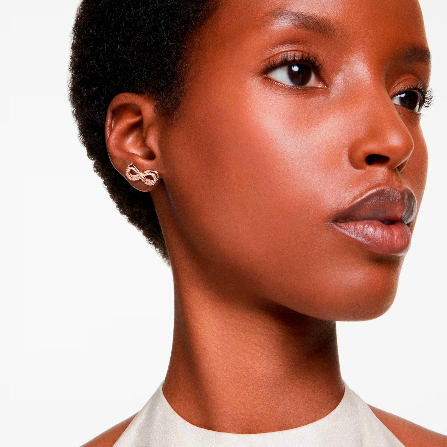 Серьги пусеты SWAROVSKI, кристаллы Swarovski, размер 17 мм, золотой, белый — фото 1