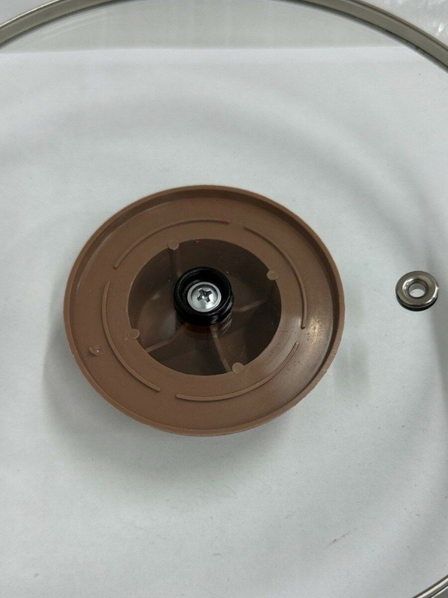 Ручка для крышки 2 шт Фокус 75x33, пластиковая, с саморезом, коричневая — фото 1