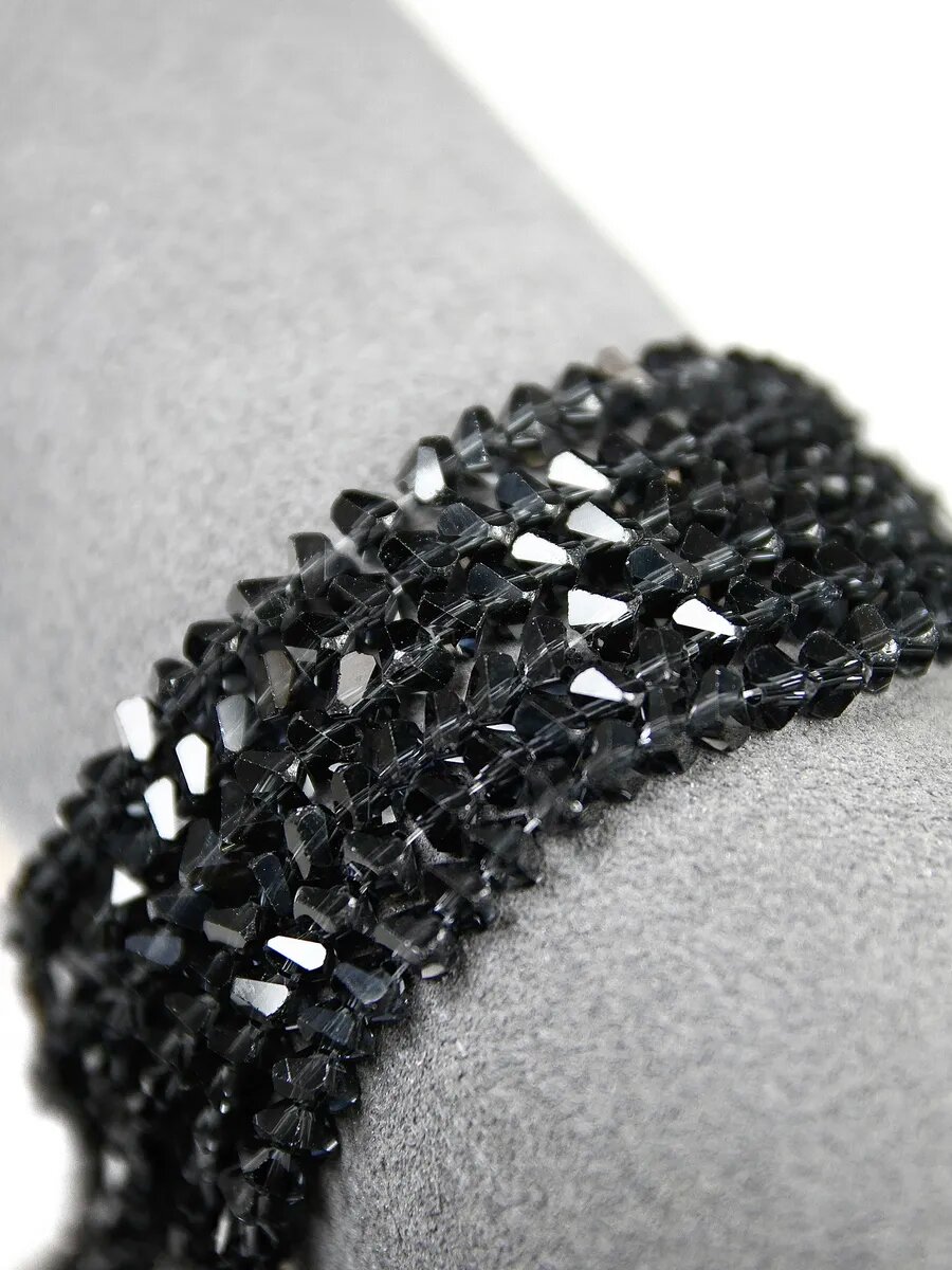 Алмазная грань, стекло, черный - сердечки 4 мм - 36 см