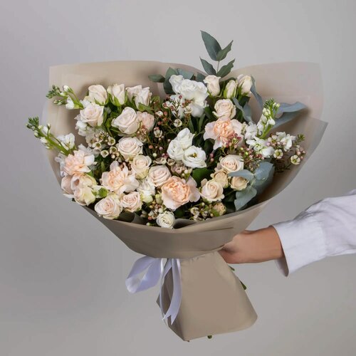 Изображение товара Букет "Флоренция" L из кустовой розы - эксклюзивно на Яндекс. Маркете