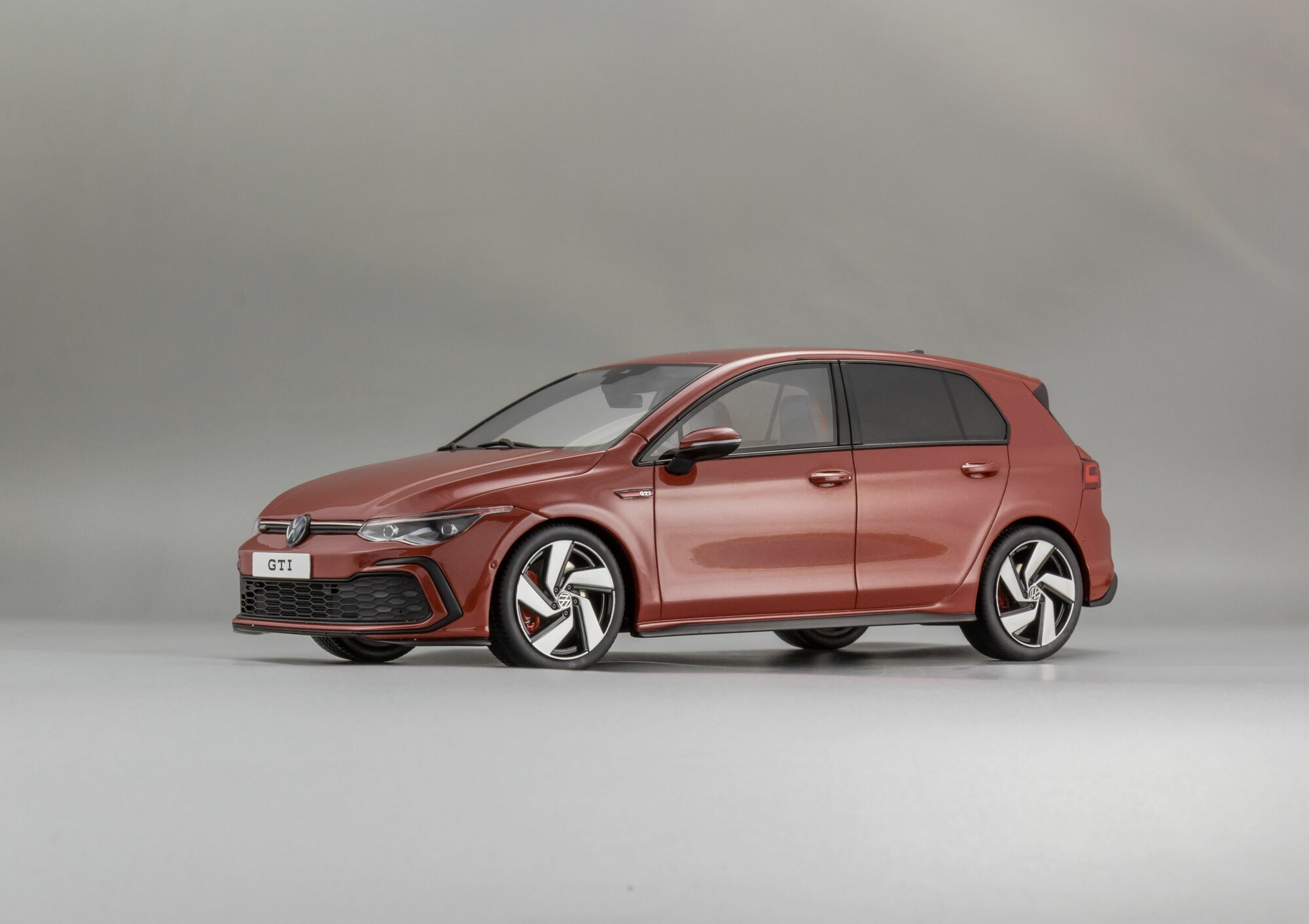 Масштабная модель Volkswagen Golf VIII GTI — фото 1
