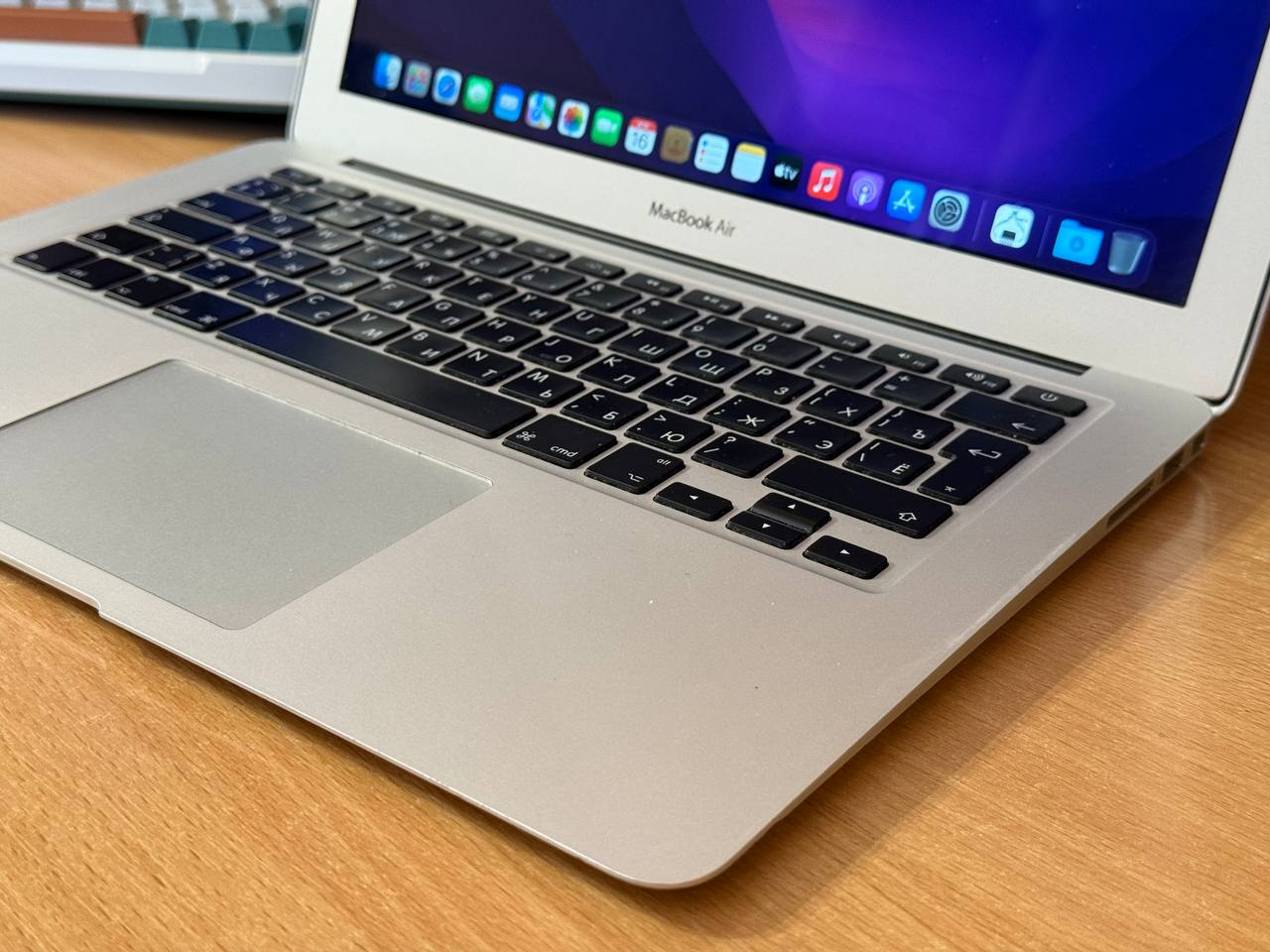 MacBook本体 MacBook Air i5-5350U 8GB SSD256GB A1466 MacBook Air Apple A1466 Early 2015 Core i7 5650U 2.2GHz 8GB 256GB