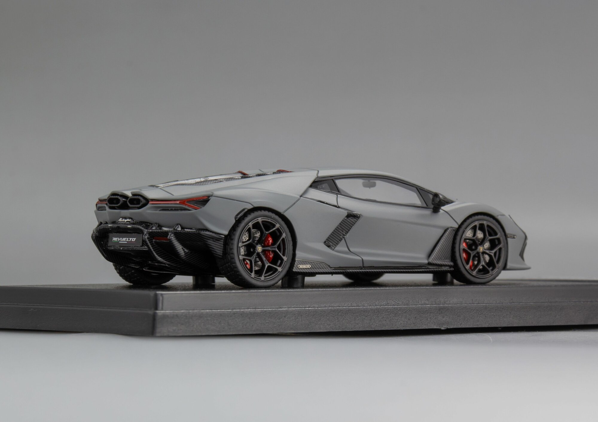 Масштабная модель Lamborghini Revuelto — фото 1