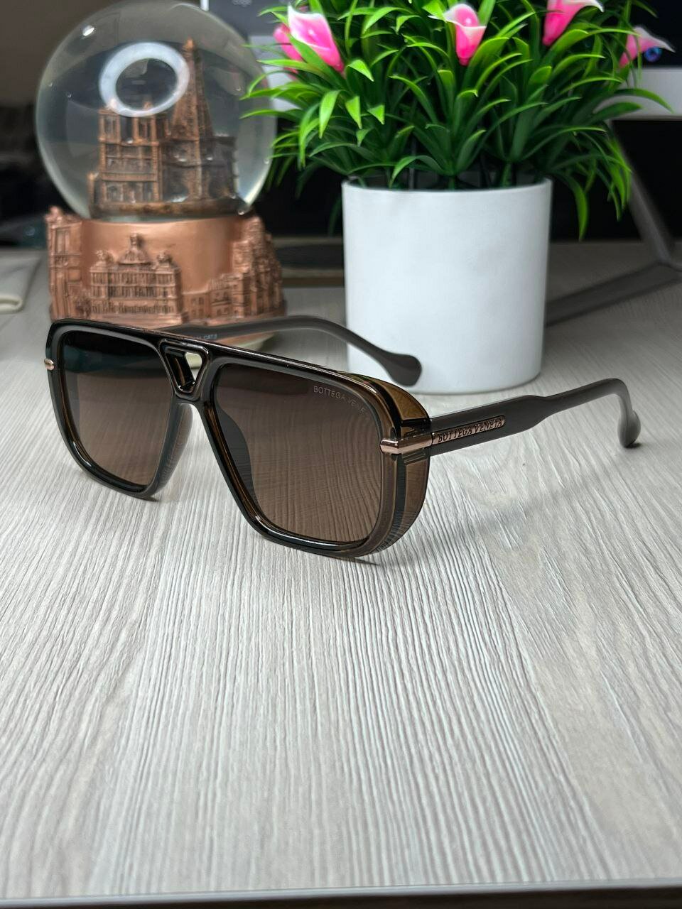 Солнцезащитные очки Bottega Veneta, коричневый — фото 1