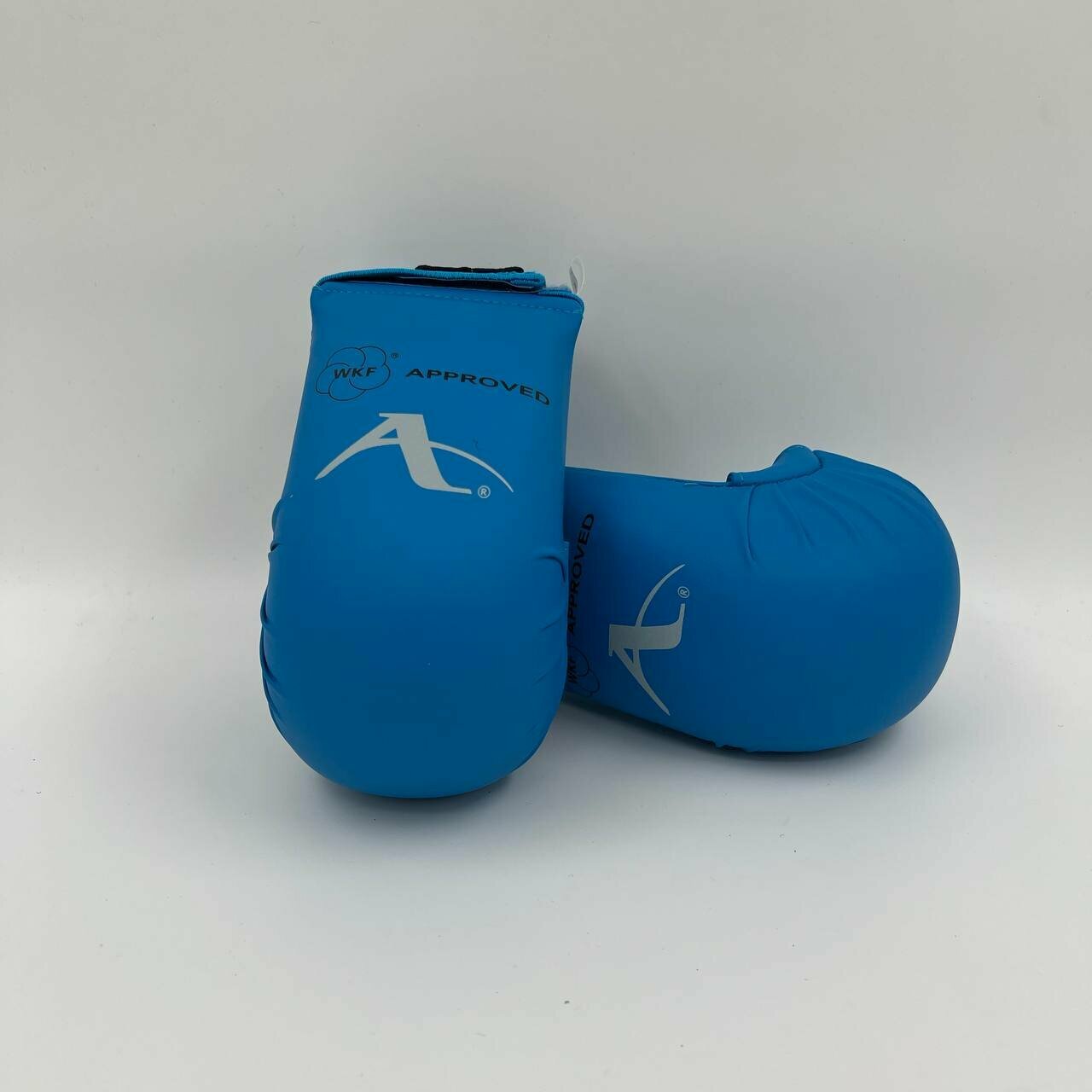 Перчатки для каратэ Arawaza, WKF, синий/красный