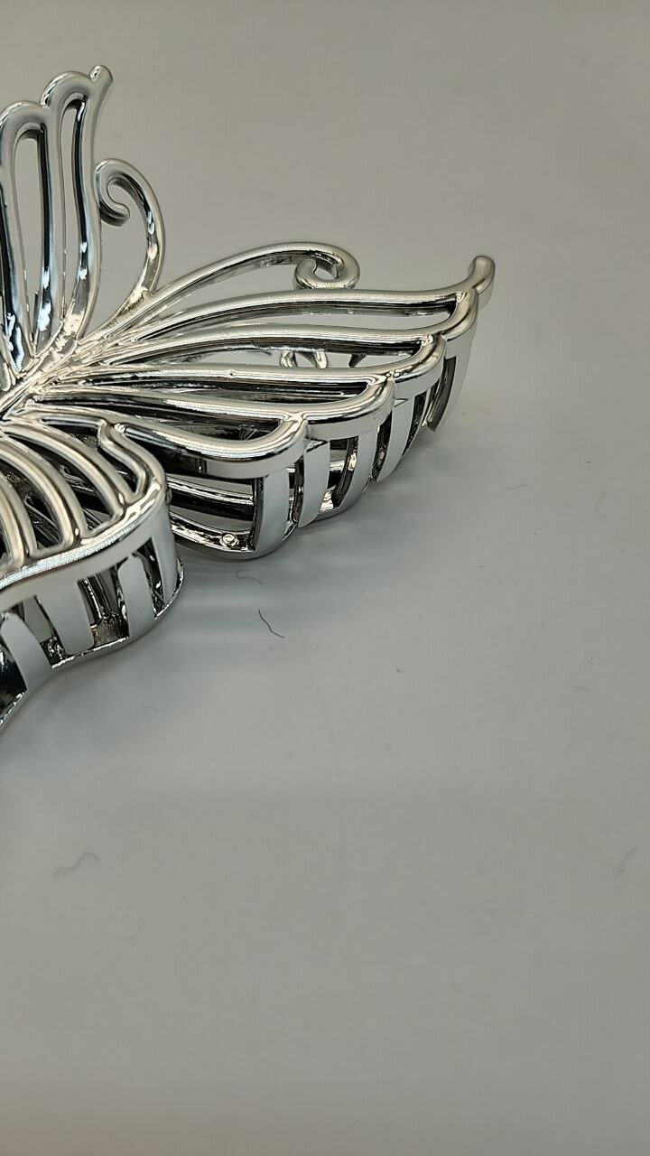 Крабик для волос серебренного цвета , заколка для девушек, в форме бабочки — фото 1