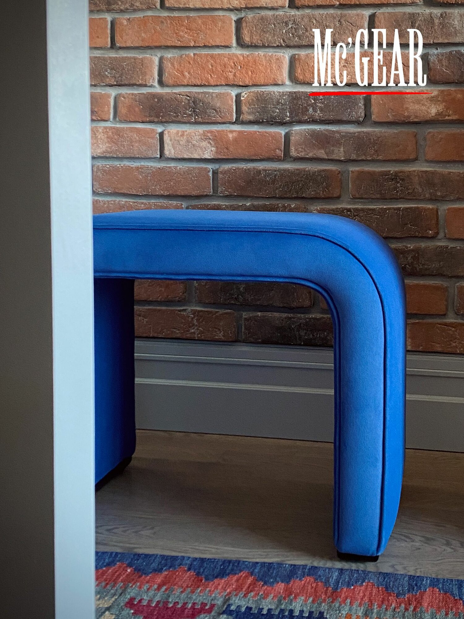 Mc'GEAR Пуф Подкова 550 велюр синий