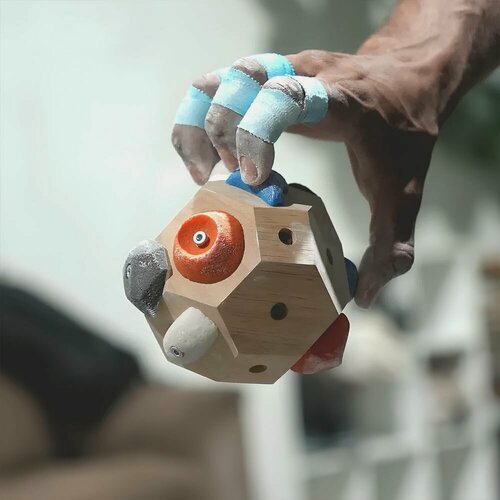 Изображение товара Тренажер для скалолазания Блок Валуна, дерево и смола, для тренировки хвата пальцев