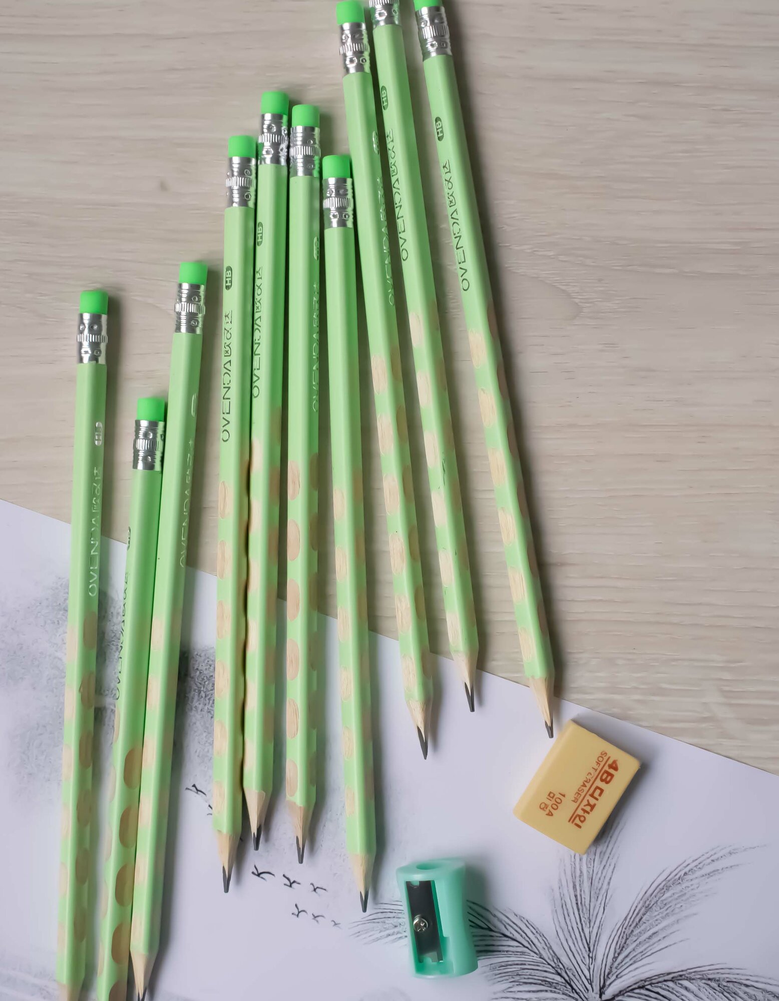 Карандаши простые чернографитные для школы ТМ/HB с ластиками и точилкой набор 10 штук заточенные — фото 1