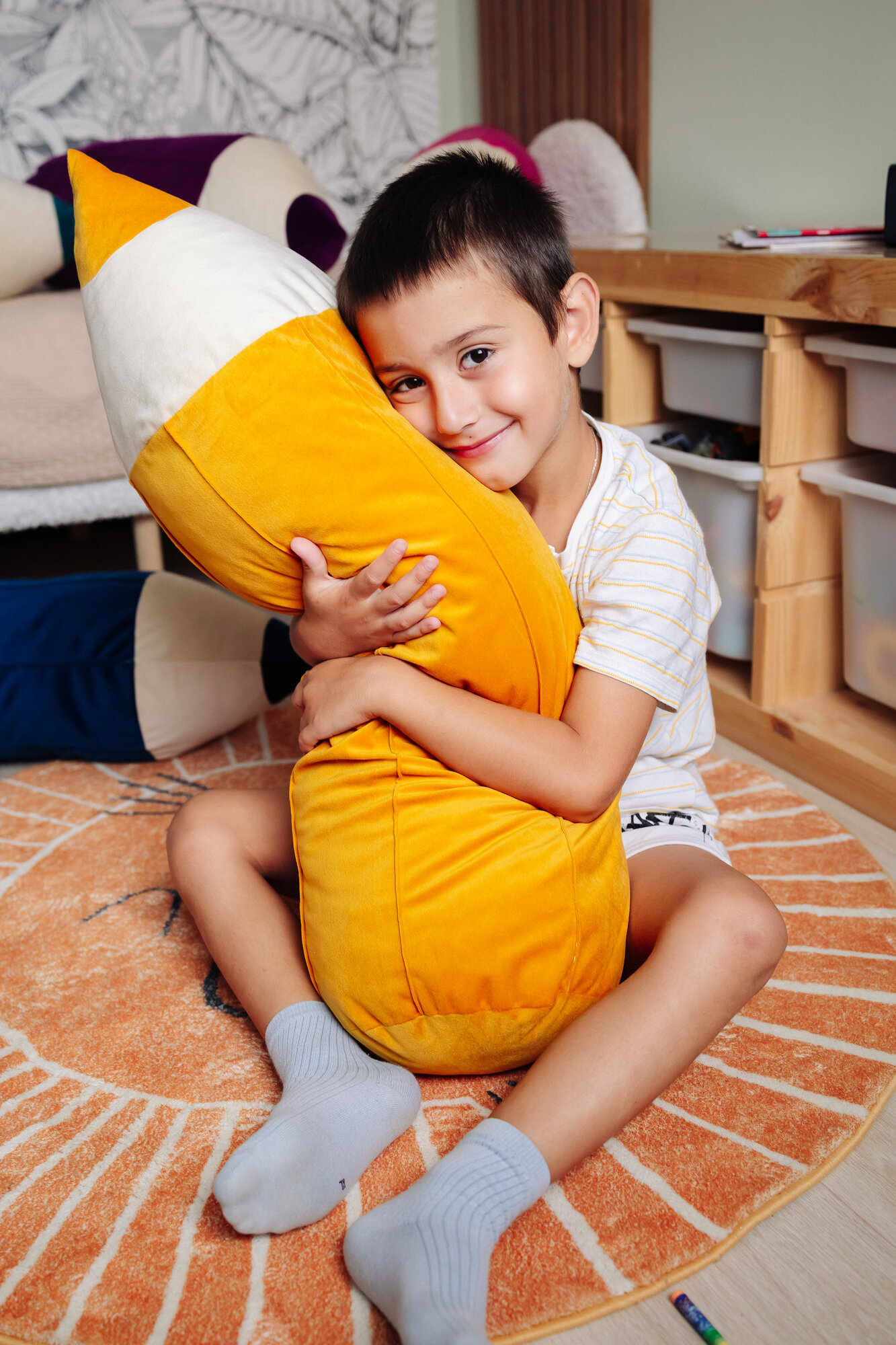 Подушка декоративная D22х80 "Карандаш", бархат желтый, 23 Линия