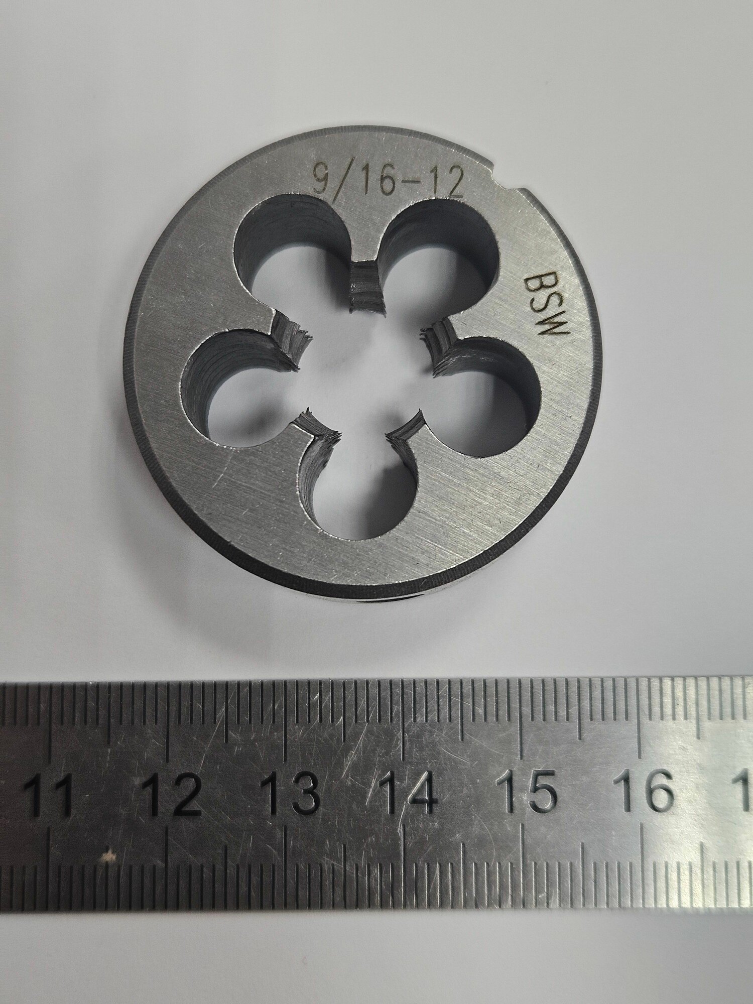 Плашка дюймовая BSW 9/16 - 12 ниток/дюйм, резьба Витворта 55 градусов