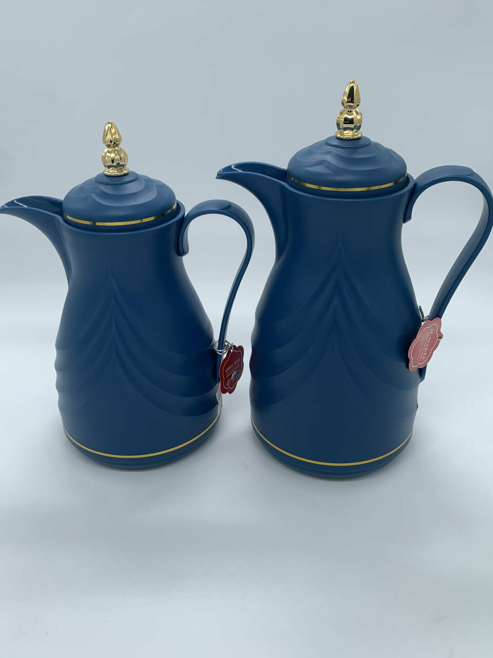 Термос MIX PODAROK 1+1, 1 Л — белая колба, корпус и крышка из пластика. Сохраняет тепло 12–24 ч.