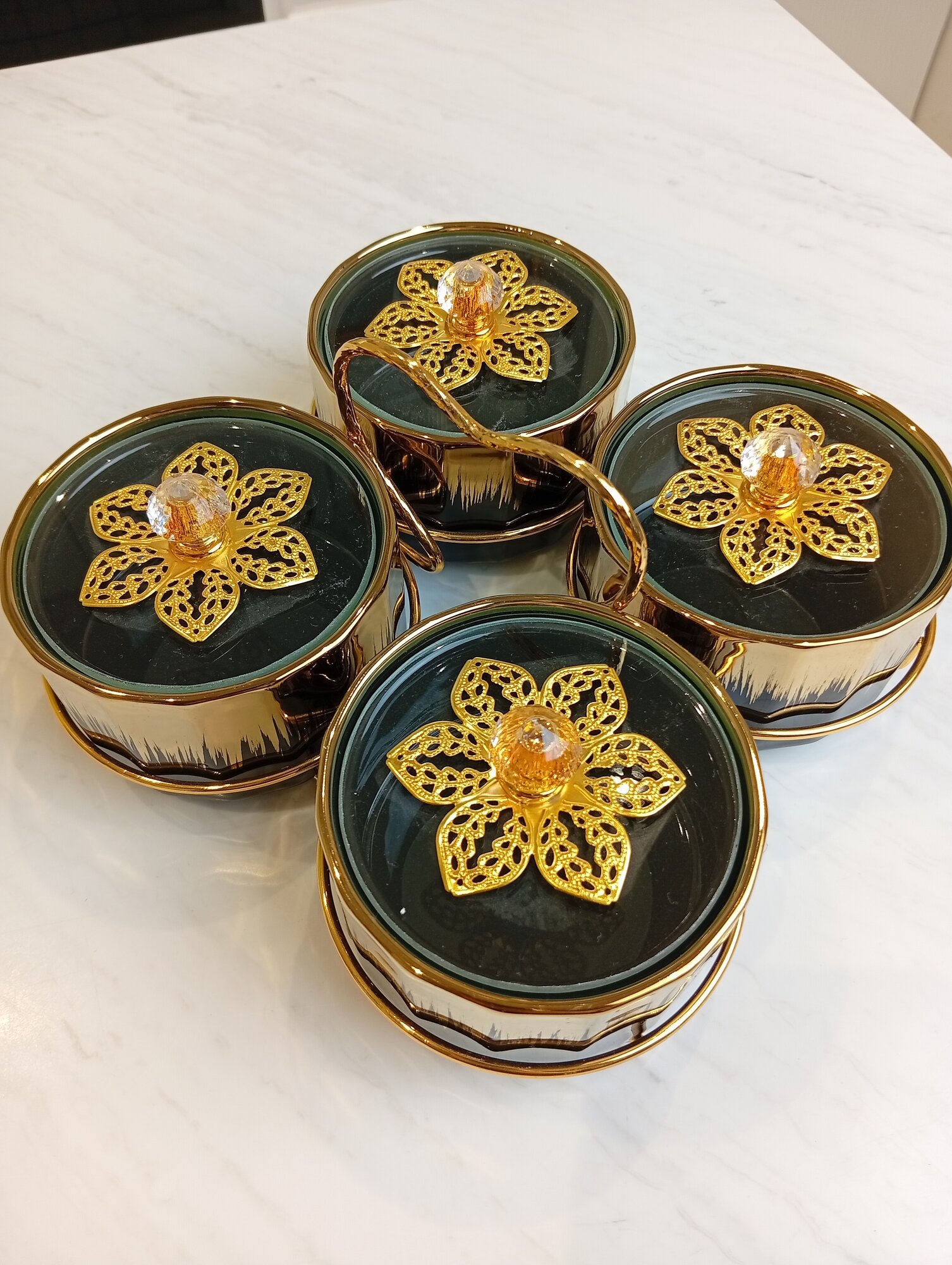 Менажница закрытая для орехов и сухофруктов в виде цветка, черная цвета 4 шт