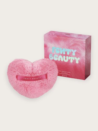 Изображение товара FENTY BEAUTY пуховка для хайлайтера в форме сердца Fairy Bomb Wattacrush Heart Shimmer Puff