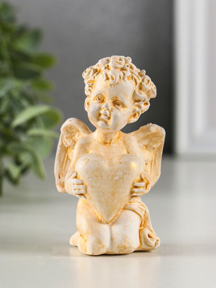 Фигурка гипс «Ангел с сердцем» 6×8×5 см под позолоту