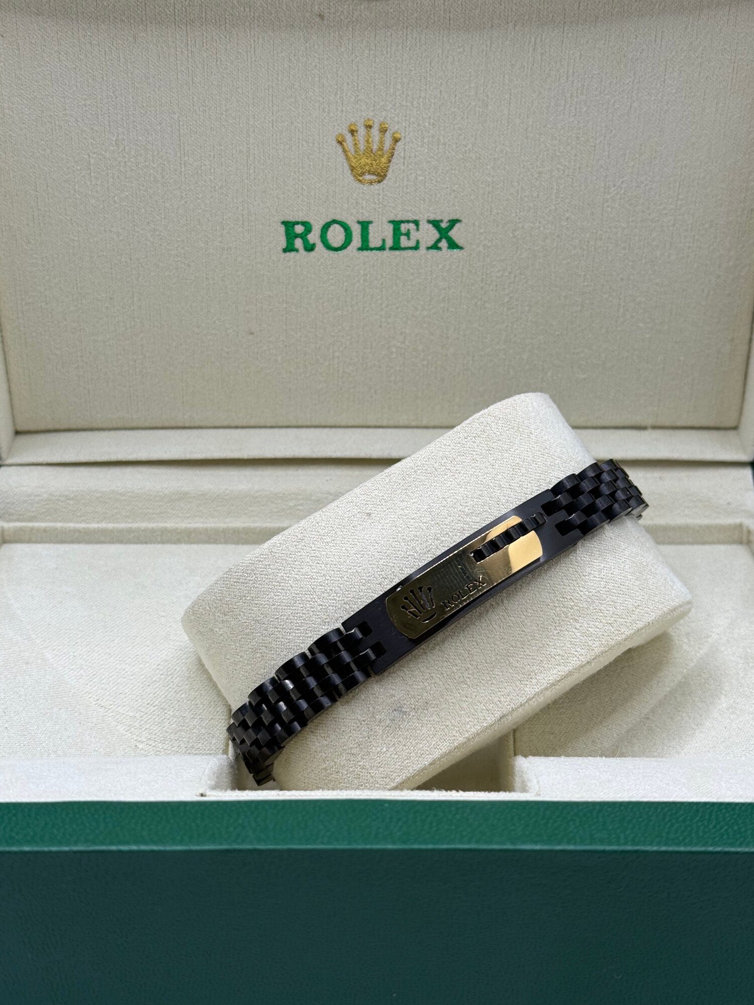 Плетеный браслет