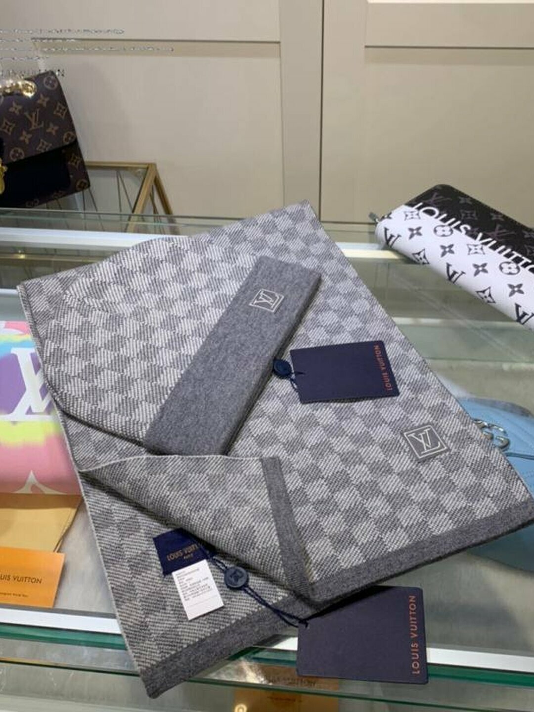 Шапка Louis Vuitton для взрослых и детей, размер 56, серый — фото 1