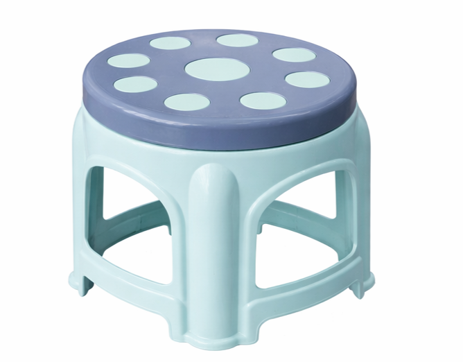Табуретка, стул из пластика изготовлен из прочного пластика. — фото 1