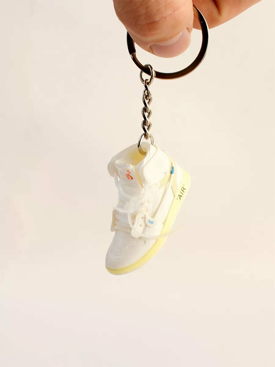 Брелок, белый — фото 1