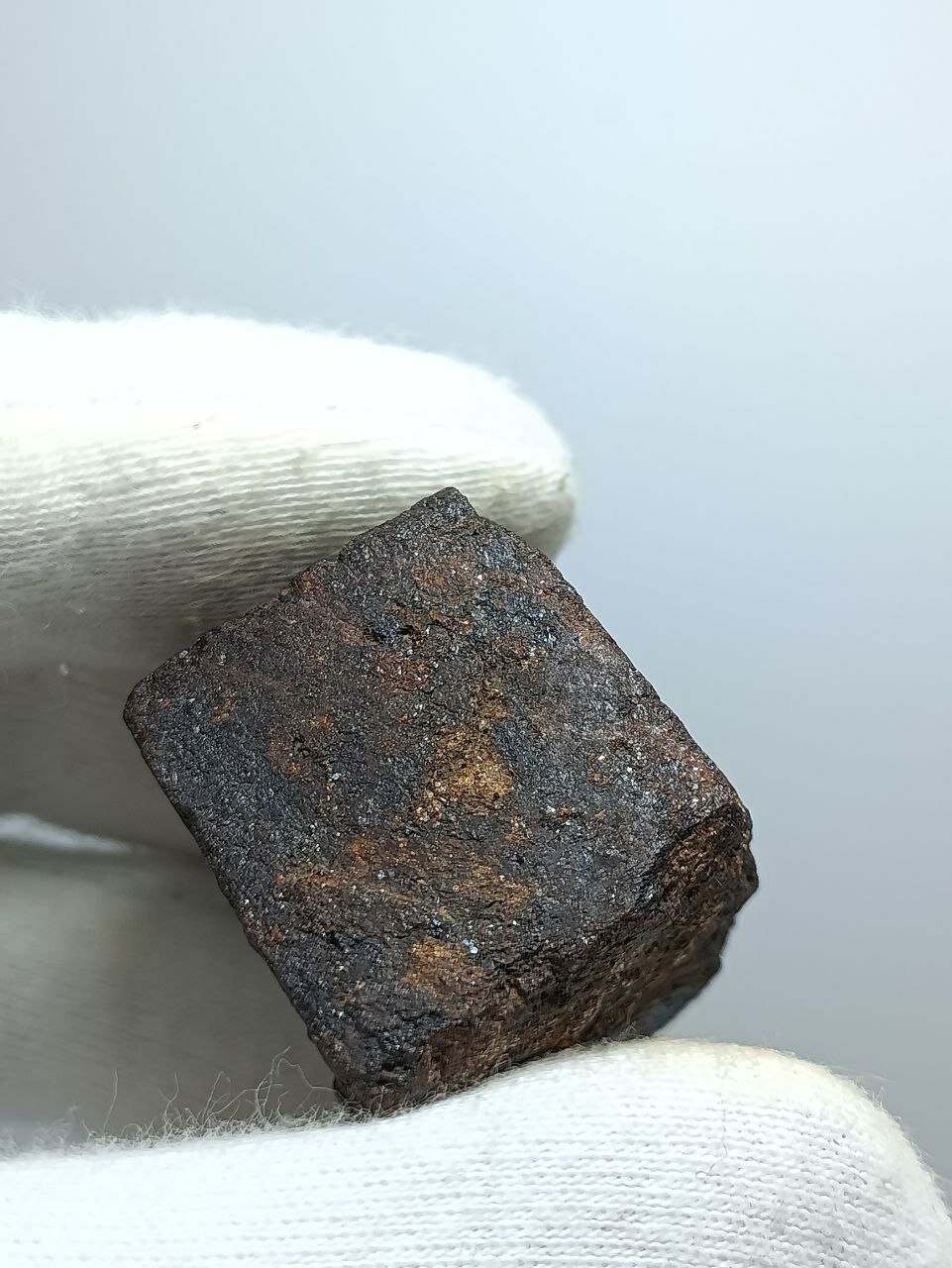 Псевдоморфоза лимонита по пириту 27 мм, 45 г