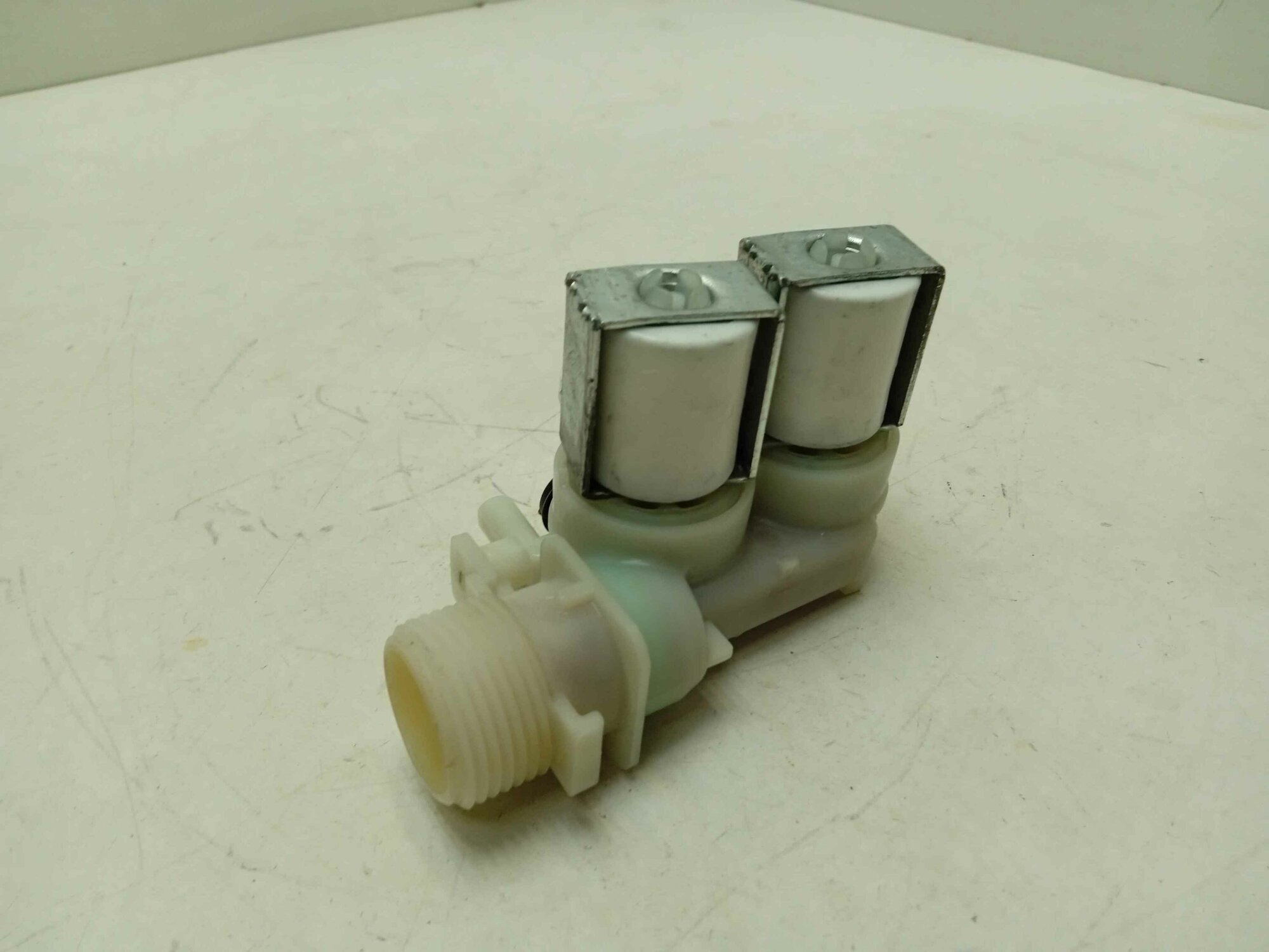 RST703D кт169 Клапан подачи воды для стиральной машины Hotpoint-Ariston RST703D б/у