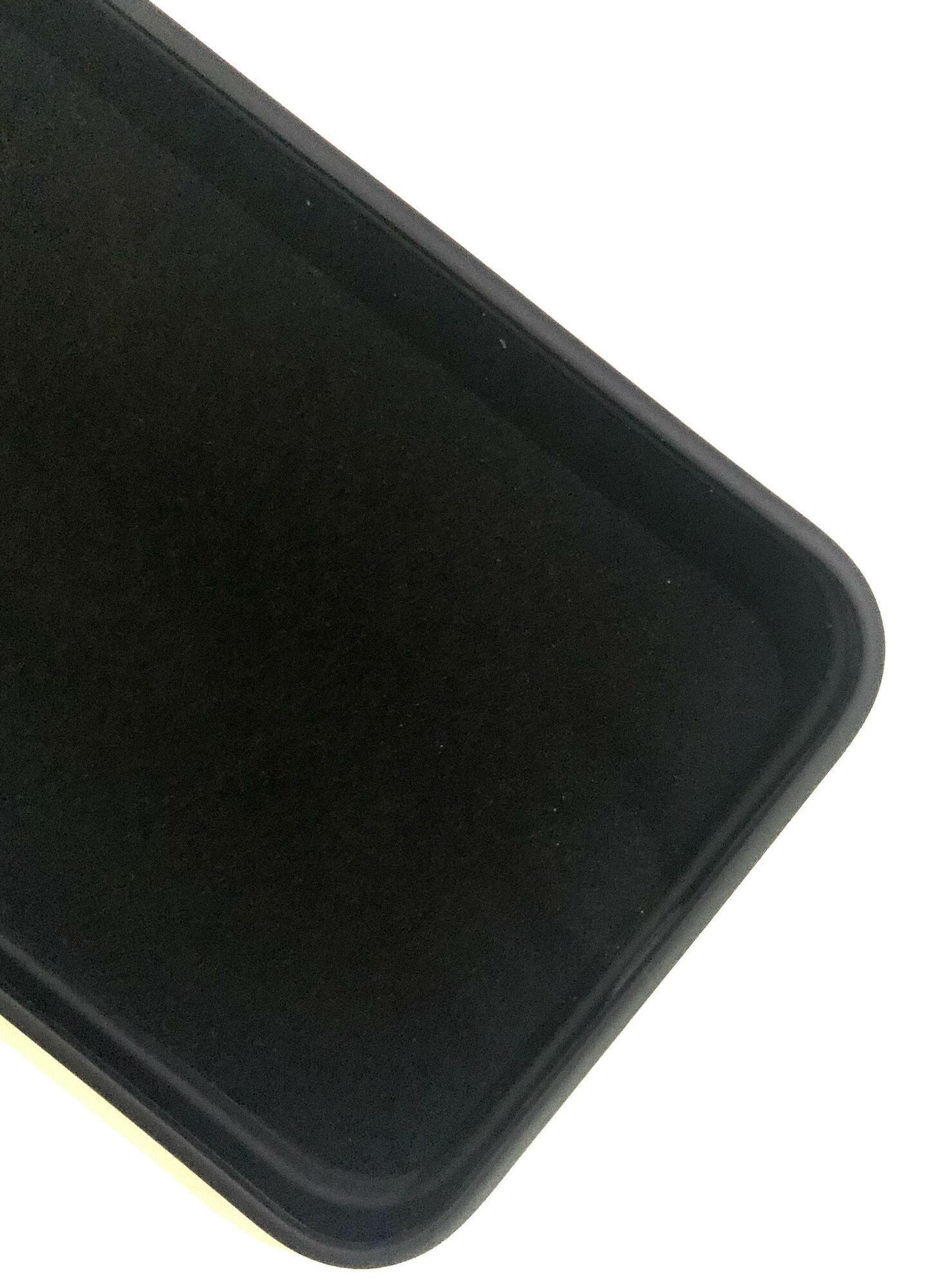 Чехол "Ромашки" чёрного цвета для модели телефона Iphone 15 Pro Max — фото 1