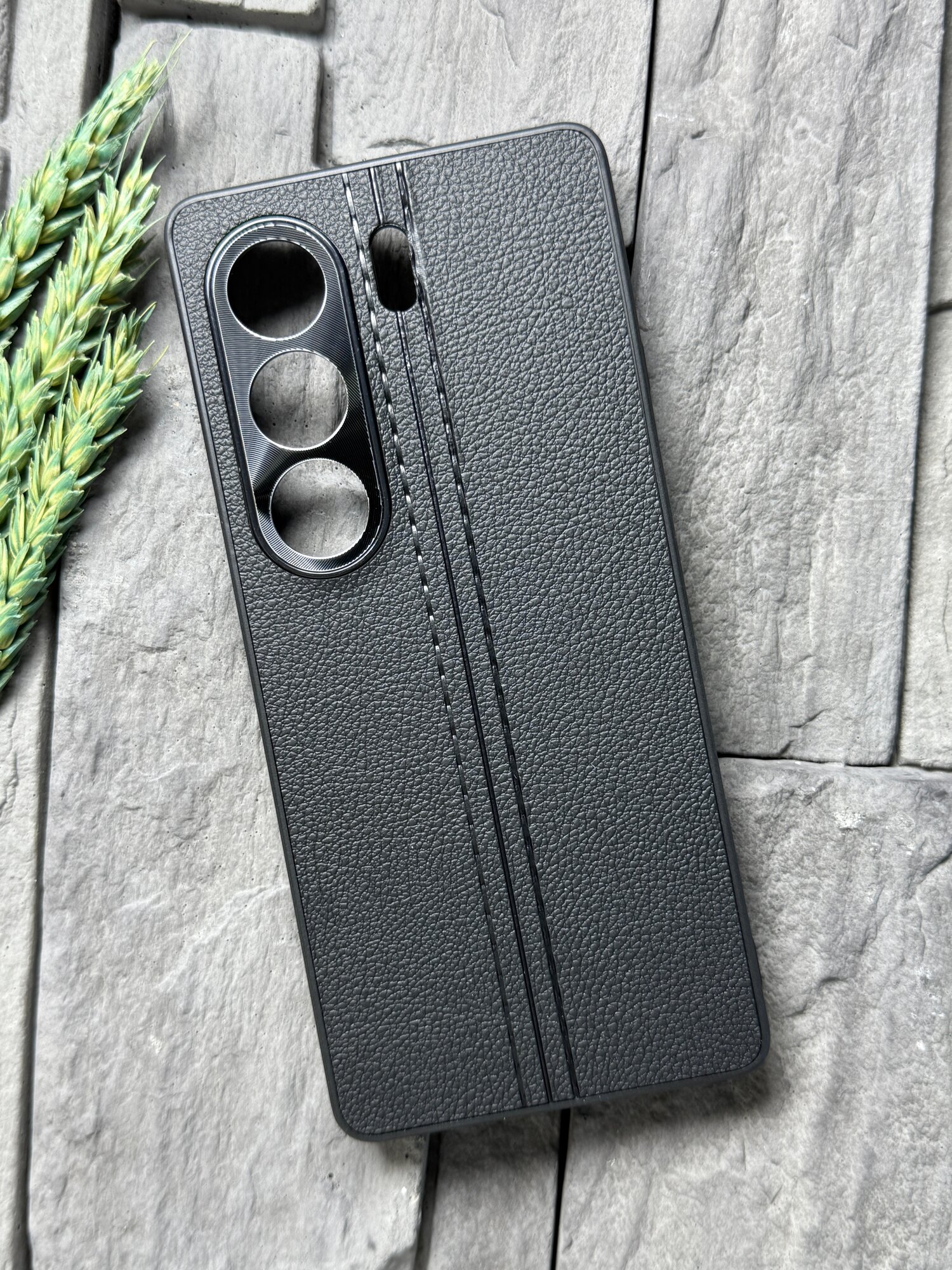 Чехол противоударный для Tecno Camon 40 / Camon 40 Pro 4G ( Техно Камон 40 / Камон 40 Про 4G ) с защитой камеры, текстура кожи, черный