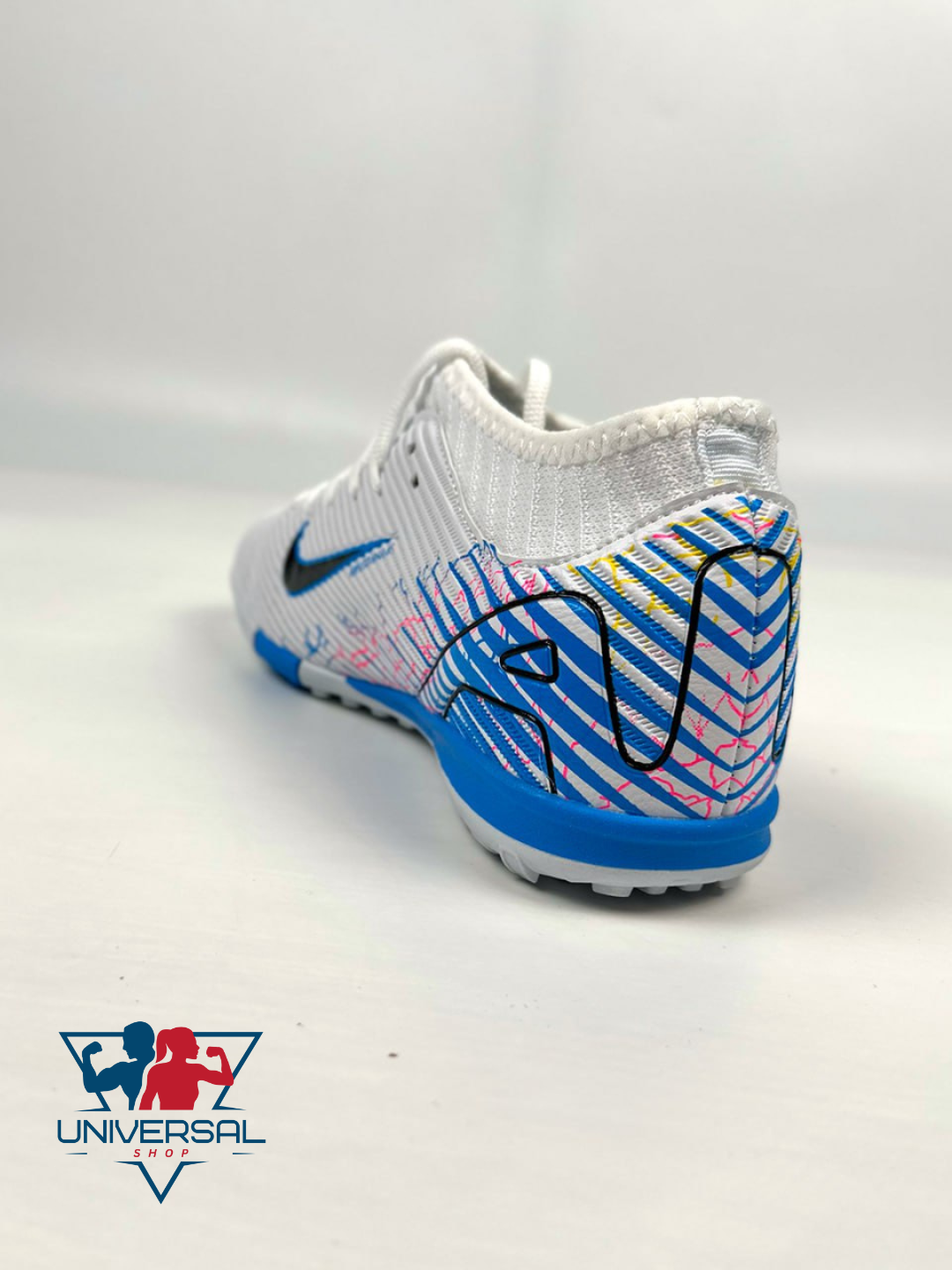 Бутсы NIKE, размер 45, белый/синий — фото 1