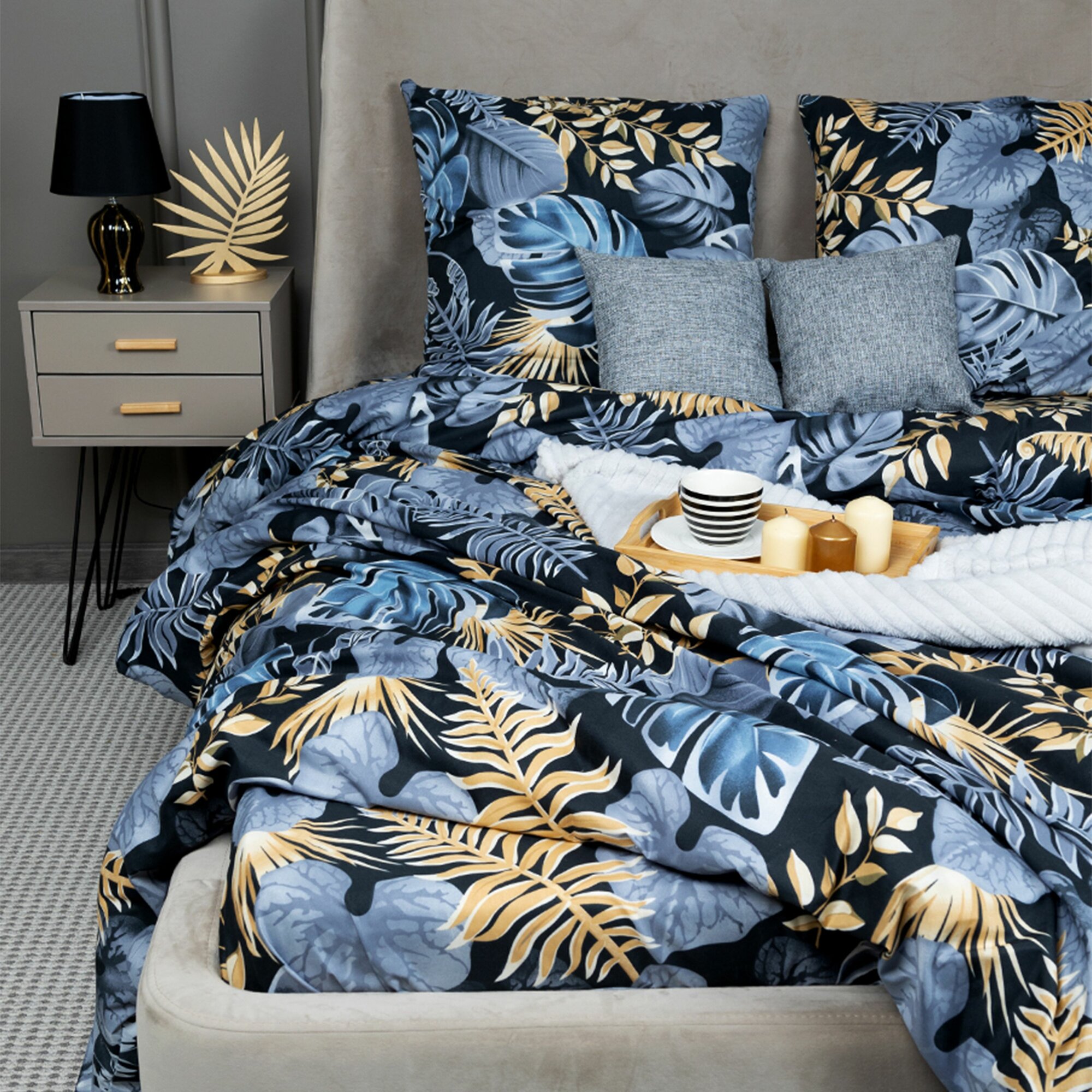 Постельное белье 2х спальное с евро простыней (2 нав. 70х70) Полисатин GALTEX Каприз черный