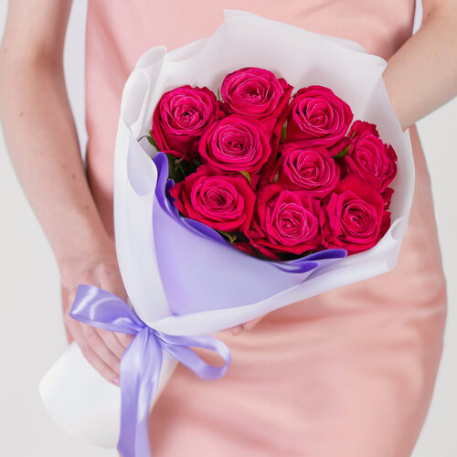 Изображение товара Букет Мегацвет24 "Шангри Ла" 9 малиновых роз, 40 см, дизайнерская упаковка