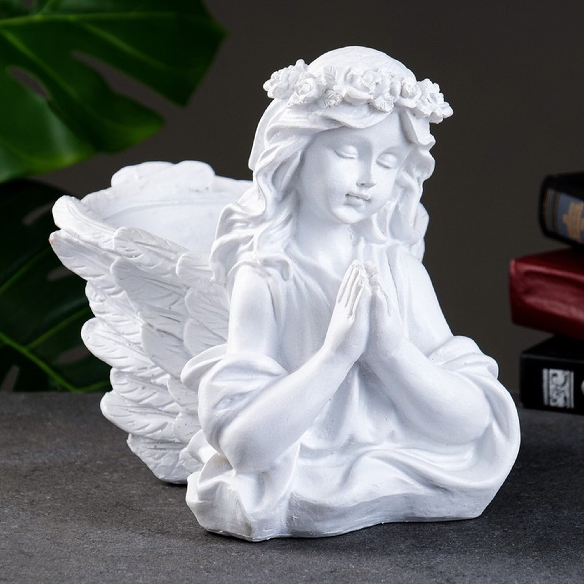 Фигурное кашпо для цветов 